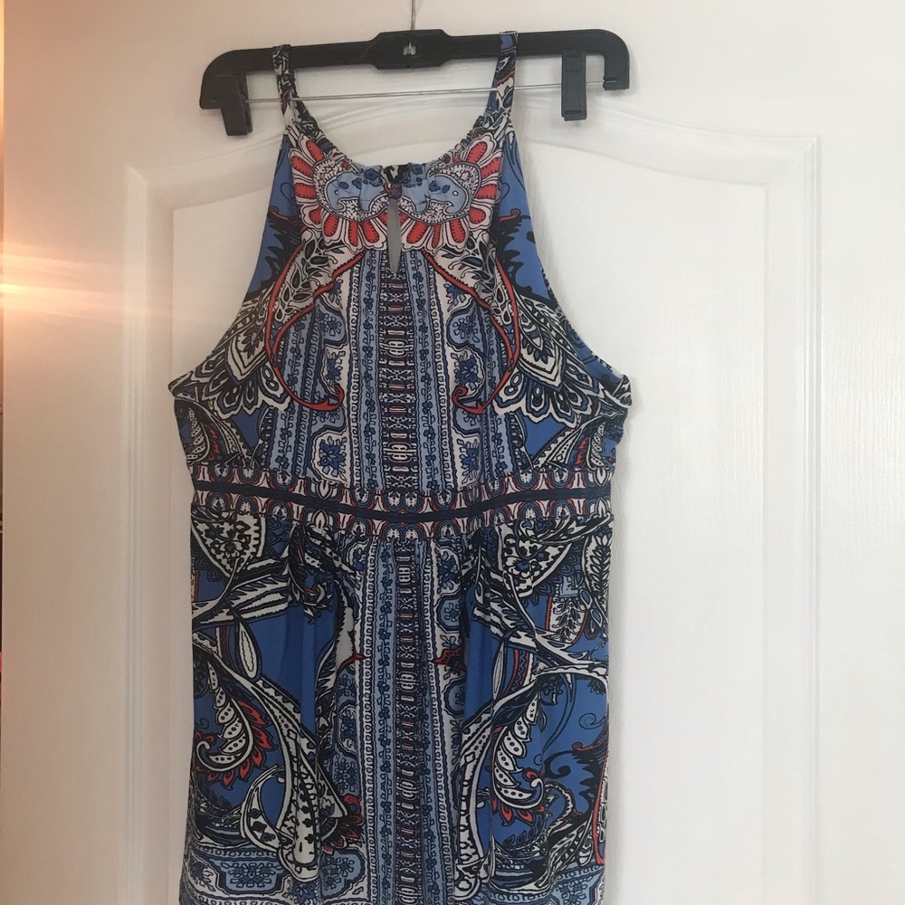 Ladies INC top.   Comes to your hips. Worn once